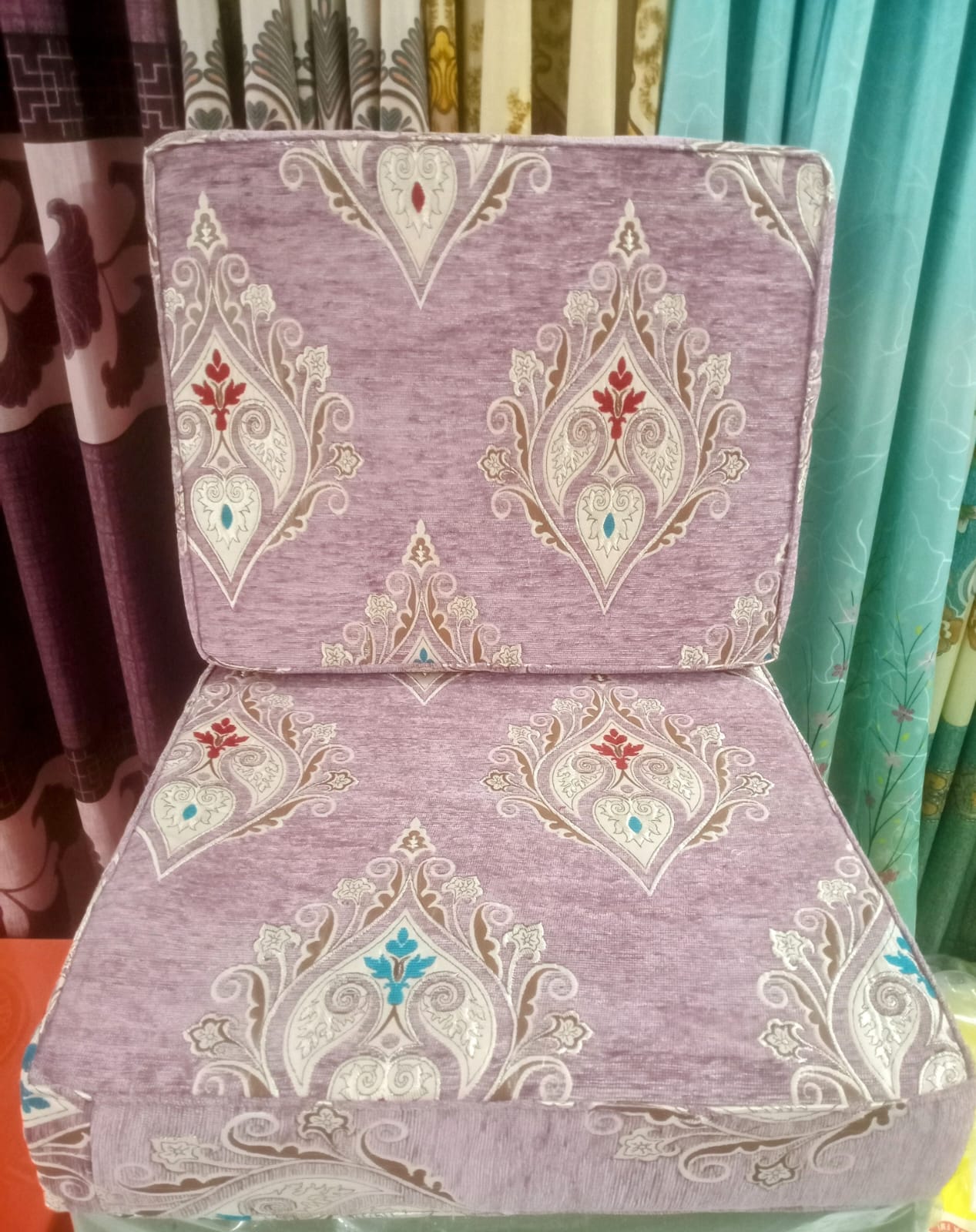 ইন্ডিয়ান শেনেল সোফার কভার