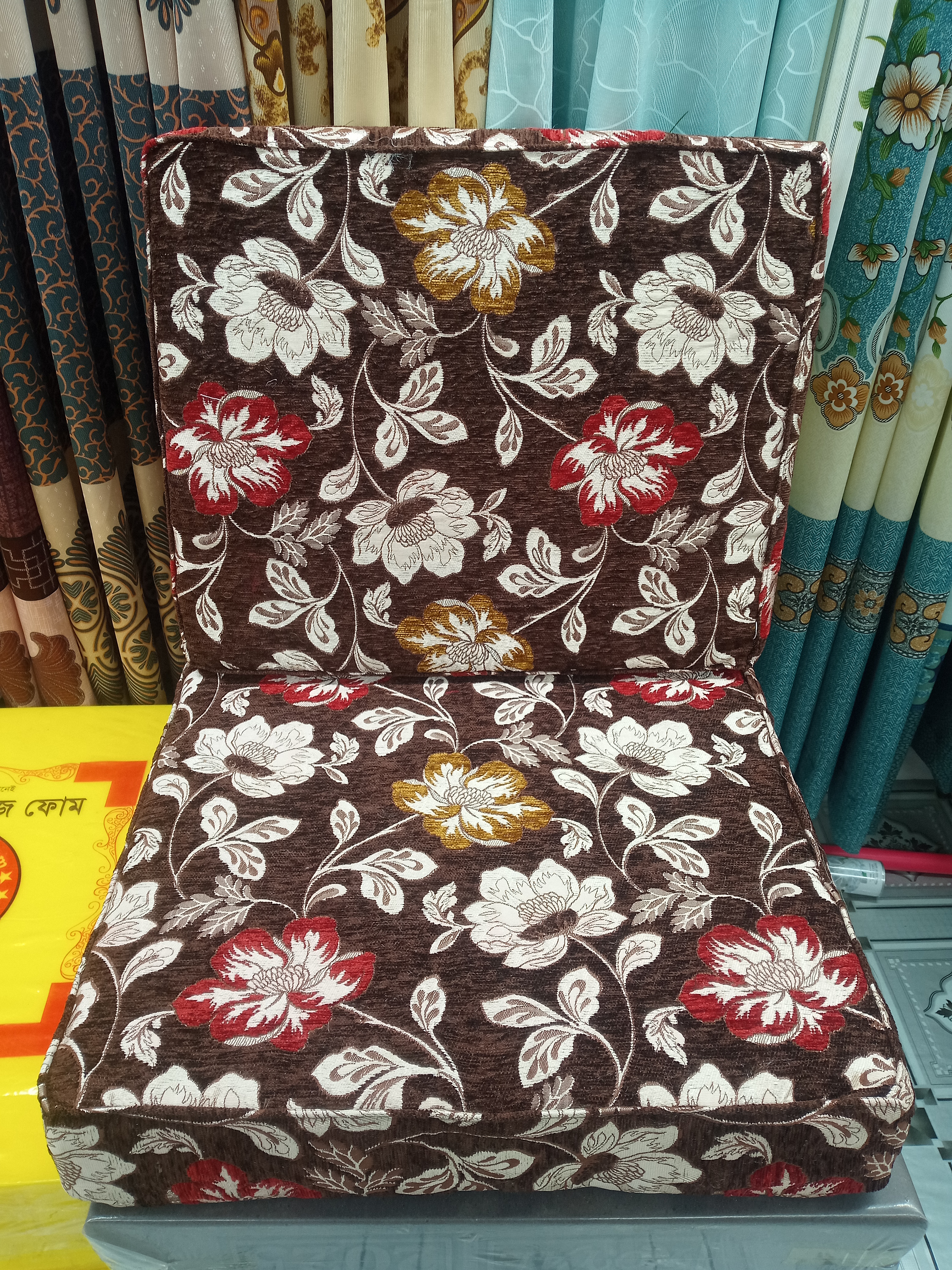 ইন্ডিয়ান শেনেল সোফার কভার