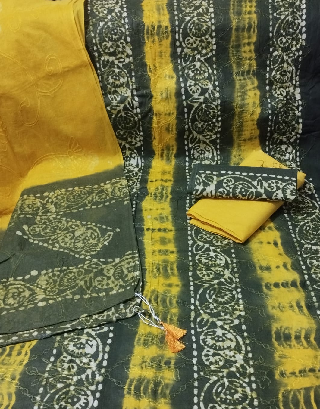 প্রিমিয়াম বাটিক থ্রিপিস